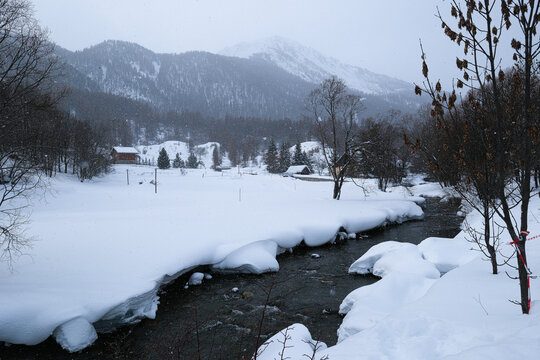 Snowshoeing in the Clar&eacute;e valley in winter - France