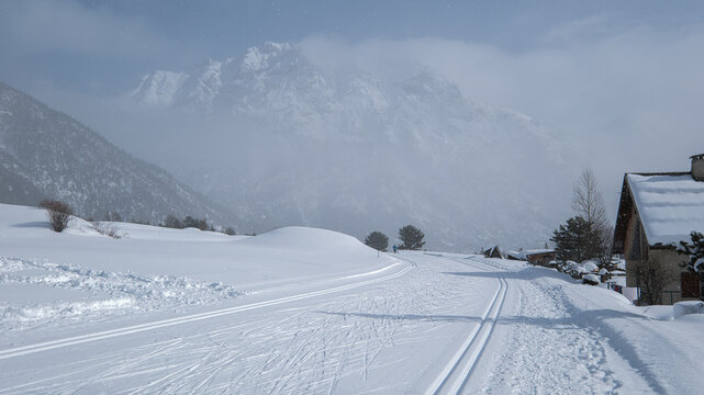 Snowshoeing in the Clar&eacute;e valley in winter - France