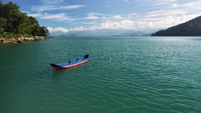 Hidden tropical beach in Paraty Brazil | Praia paradis&iacute;aca em Paraty