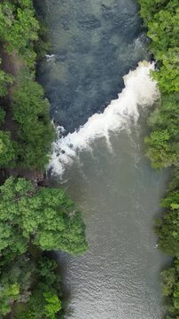 Vista salto arroyo Cu&ntilde;a Piru desde un drone en Ruiz de Montoya, Misiones, Argentina