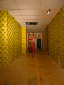 Backrooms abandoned empty room liminal spaces abstract hall corridors yellow walls light ceiling floor horror creepy atmosphere back rooms
