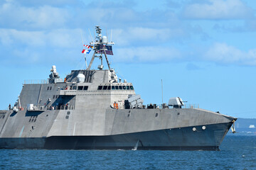 U.S. Navy Littoral Combat Ship sailing in Tokyo Bay © zapper