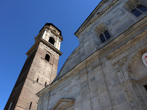 Cattedrale Metropolitana di San Giovanni Battista nel Duomo di Torino. Unico esempio di architettura rinascimentale della citt&agrave;, Scorcio architettonico del Duomo di Torino con il campanile