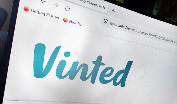 a computer screen with vinted  website.