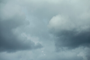 Fototapeta premium Dark cumulus clouds in daylight.