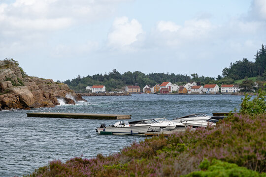 kleiner Hafen in Lussevika in Norwegen