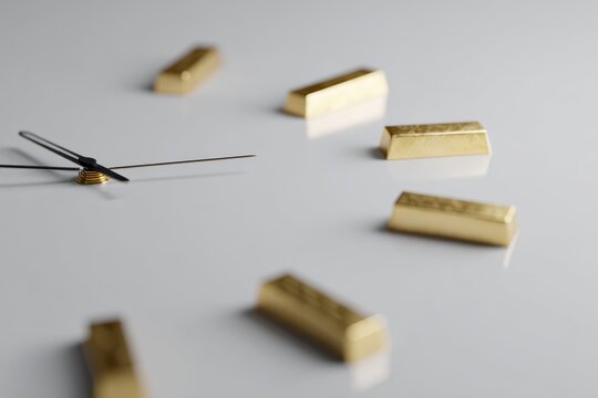 Minimalist 3D render of a clock where the numbers are replaced by increasing gold bars, Value of time