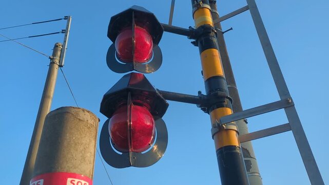 Railroad Crossing under Blue Sky/ 踏切の警報機