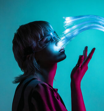 Immersive metaverse experience with fiber optics