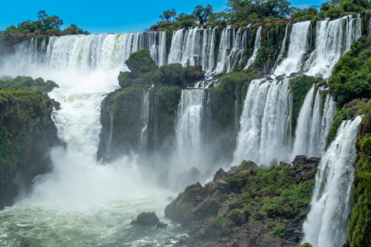 scenic view to the waterfalls of Iguasu