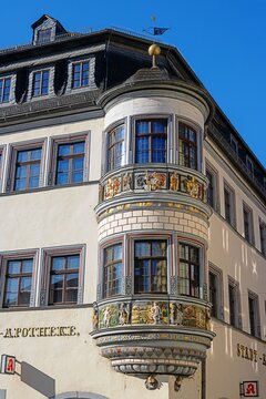gera, deutschland - runderker an der historischen stadtapotheke