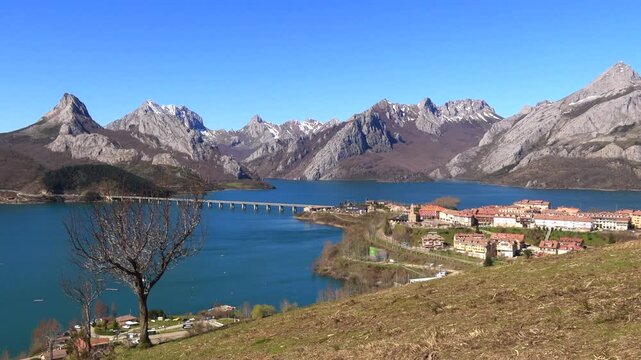 My MoviePico Gilbo and the Cantabrian mountains, Ria&ntilde;o, Castile and Le&oacute;n, Spain