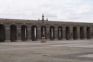 Obraz premium Elegant Archways at Madrid's Royal Palace