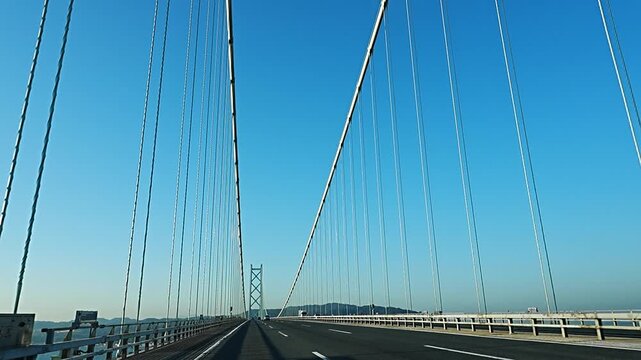 快晴の明石大橋、走行車窓前面映像