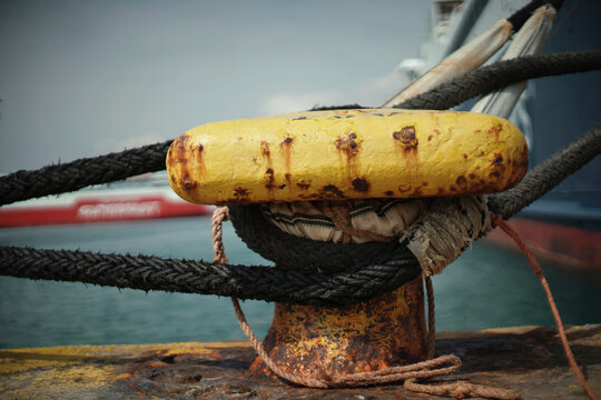 mooring rope at the port where ships are tied