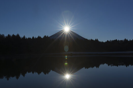 竜神池のダイヤモンド富士