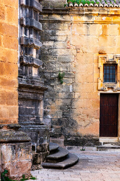 Typische enge Gasse in der Altstadt von Ronda