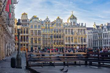 Grand-Place (Grote Markt) at dawn with people, Brussels, Belgium — UNESCO World Heritage Site © António Duarte
