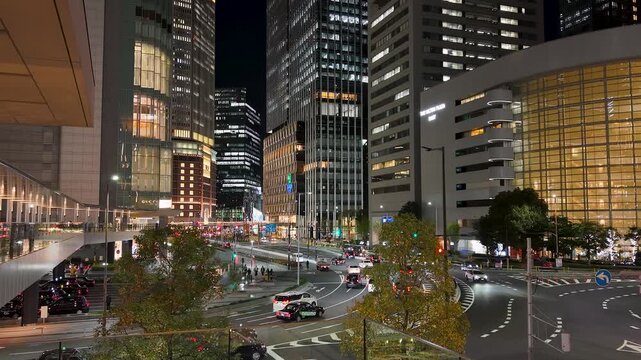 日本の都会夜景 煌びやかな梅田の繁華街とビル群