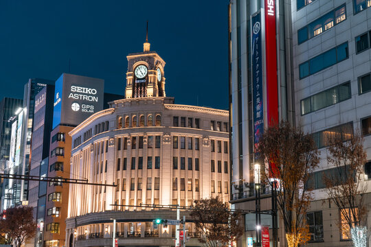 銀座の和光本館と中央通りの夜景
Night view of Wako building and Chuo-dori in Ginza, Tokyo