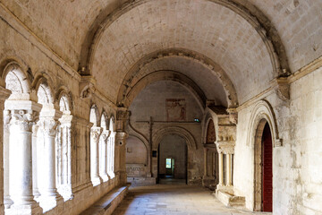 Obraz premium Cloister of the Abbey of Montmajour, Arles, Provence, France, Europe