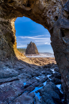 Hole in the Wall at Rialto Beach