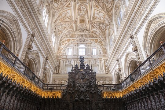 Choir, decorated and gilded choir stalls with vaulted ceilings, Mezquita-Catedral de C&oacute;rdoba or Cathedral of the Conception of Our Lady, C&oacute;rdoba, Cordoba Province, Andalusia, Spain