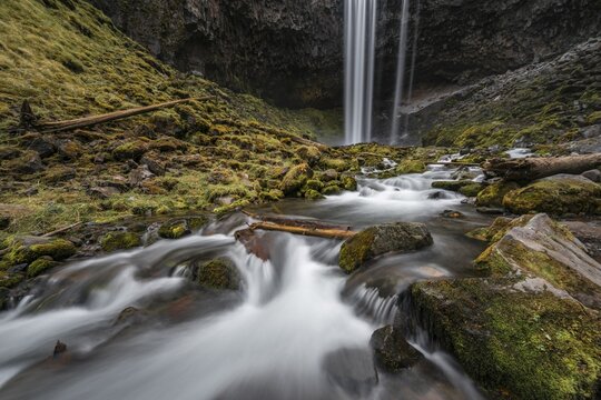 Waterfall, Tamanawas Falls, time exposure, wild river Cold Spring Creek, Oregon, USA
