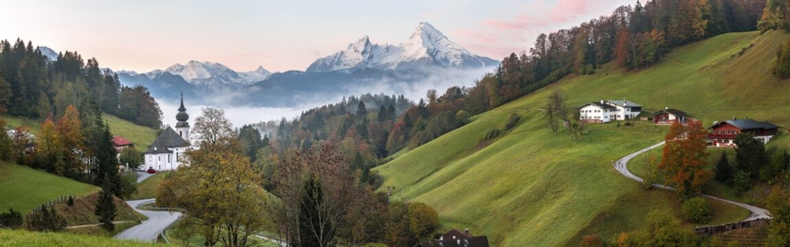 Pilgrimage church Maria Gern at sunrise, in the back Sch&ouml;nfeldspitze and the Watzmann, Berchtesgaden Alps, Berchtesgaden, Berchtesgadener Land, Upper Bavaria, Bavaria, Germany