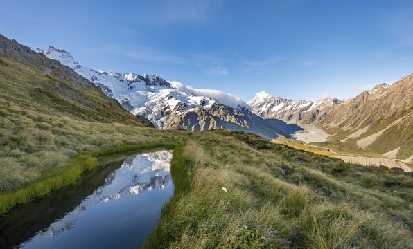 Reflection in mountain lake, view of Hooker Valley with Hooker Lake and Mount Cook, Sealy Tarns, Hooker Valley, Mount Cook National Park, Southern Alps, Canterbury, South Island, New Zealand