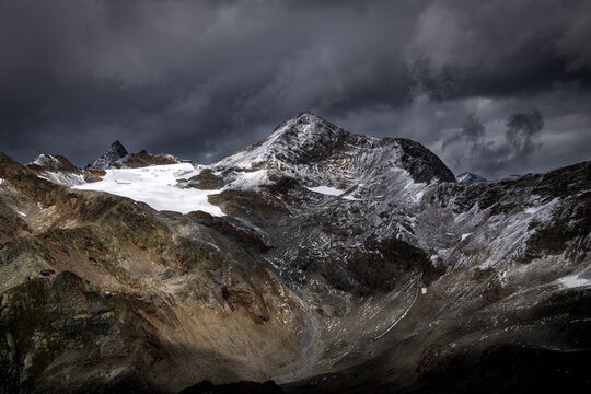 &Ouml;tztal mountains with dramatic sky, S&ouml;lden, &Ouml;tztal, Tyrol, Austria