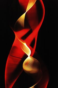 Rotating thread illuminated with a stroboscopic flash