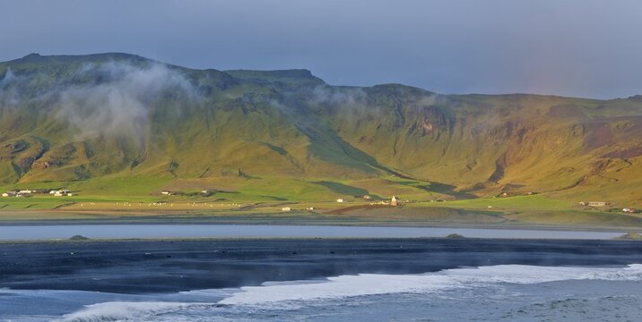 Reynir Bay, Dyrh&oacute;laey, V&iacute;k &iacute; M&yacute;rdal, Southern Region, Iceland