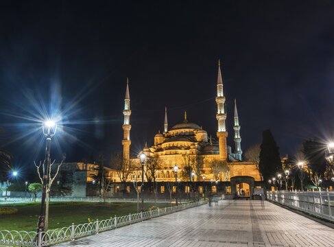Blue Mosque, Sultan Ahmet Camii at night, Sultan Ahmed Park, Sultanahmet, European Side, Istanbul, Turkey