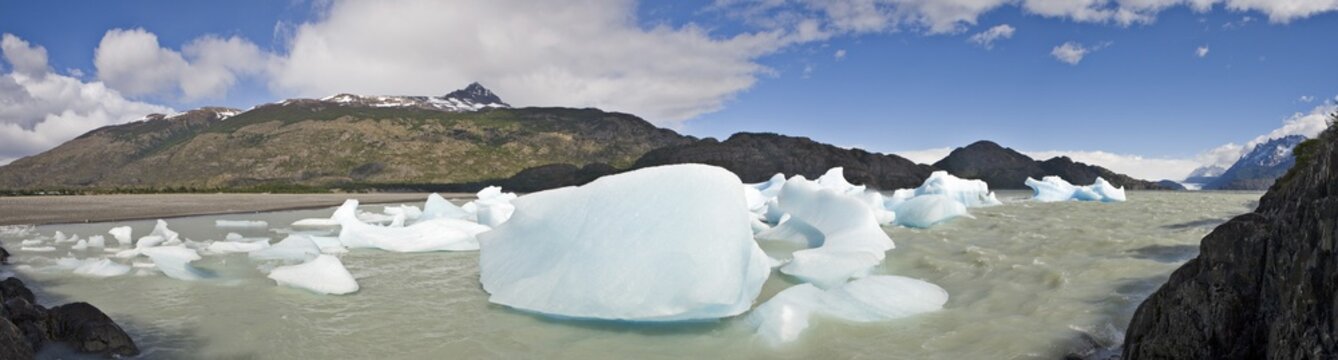 Icebergs in Logo Grey, Torres del Paine National Park, Patagonia, Chile, South America