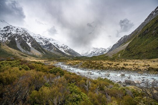 Hooker River, Mount Cook, Hooker Valley, Mount Cook National Park, Southern Alps, Hooker Valley, Canterbury Region, South Island, New Zealand