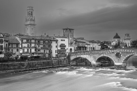 Old Town with the River Etsch, Ponte Pietra, Verona, Etsch Valley, Veneto, Italy