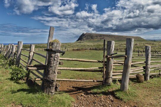 Rano Raraku volcano, Rapa Nui National Park, Unesco World Heritage Site, Easter Island, Chile