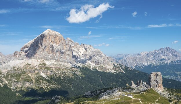 Hiking trail to Nuvolau, View of the mountain range Tofane and Cinque Torri, Dolomites, South Tyrol, Trentino-Alto Adige, Italy