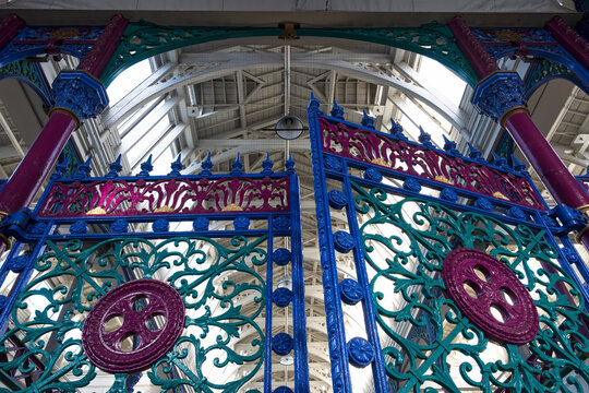 Decorative gates at entrance to Smithfield market