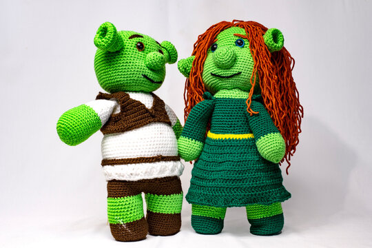 Mama y Papa ogro hechos de ganchillo, mu&ntilde;ecos divertidos para ni&ntilde;os.