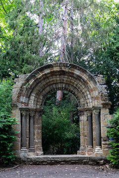La porte d'un jardin secret