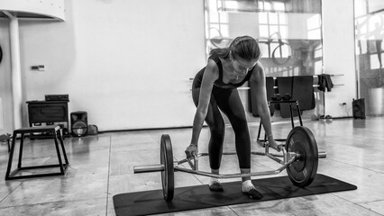 Obraz premium Physical rehabilitation exercises with weights in the gymnasium
