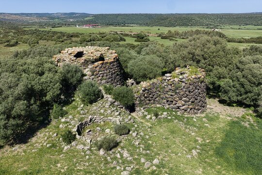 Nuraghe santa barbara , villanova truschedu