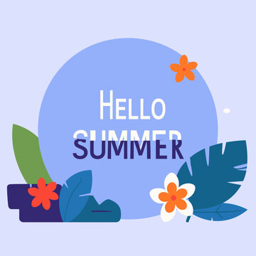 Illustration vectorielle color&eacute;e avec le texte Hello Summer, d&eacute;cor&eacute;e de feuilles tropicales exotiques et de fleurs de frangipanier sur fond bleu.