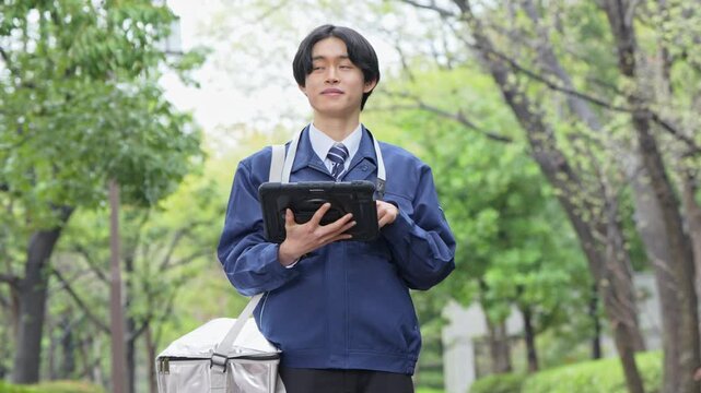 作業着を着た男性
