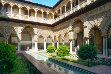 Naklejka premium Courtyard of Alcazar, Sevilla, Spain