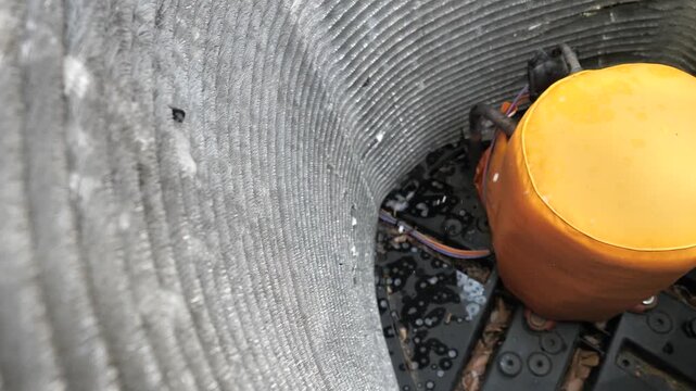 Cleaning Air Conditioner Coils on Outdoor Unit to Improve Efficiency