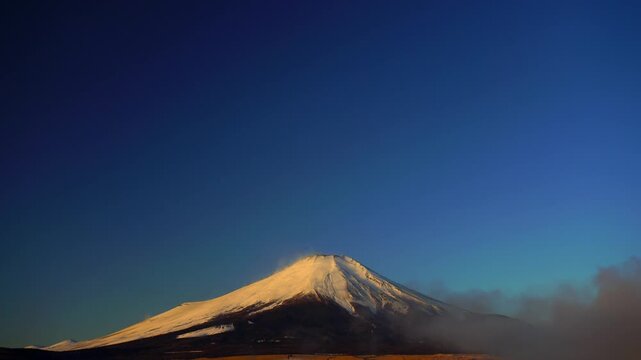 赤富士と山中湖