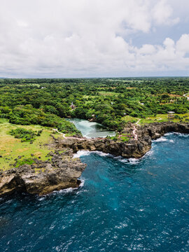 Weekuri Lagoon: Shimmering Saltwater Oasis and Turquoise Waters of Southwest Sumba